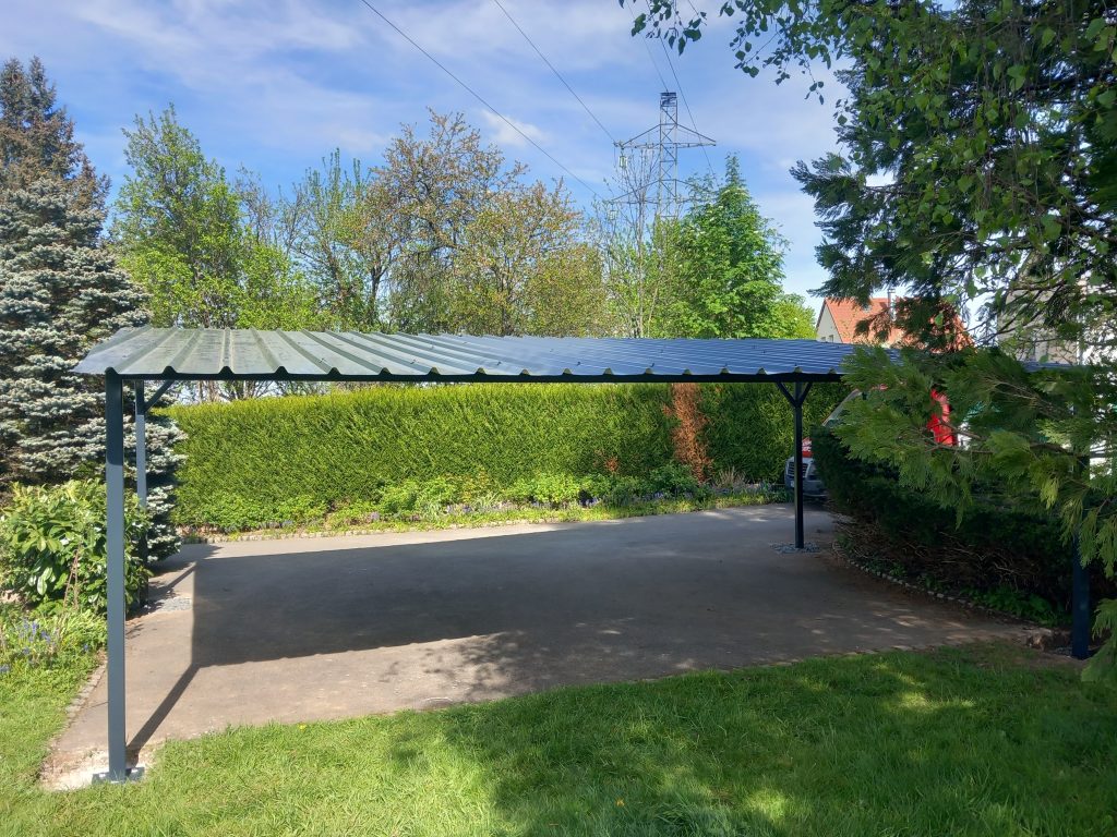 Fabrication d un carport emplacement 3 voitures avec 4 pieds et toiture bac acier